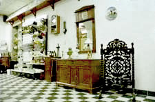 De Wervel antiek en curiosa